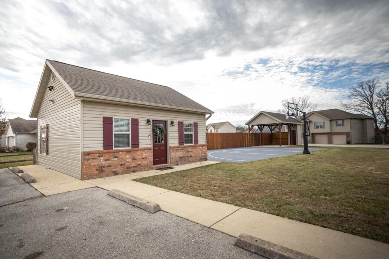 Tiny Home With Hot Tub Near Ft Leonard Wood! Waynesville Eksteriør billede